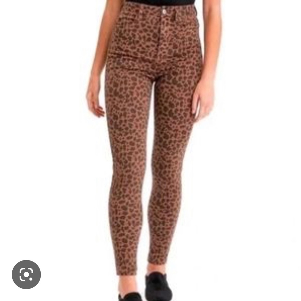 American Eagle Leopard Print Jeans 🐆